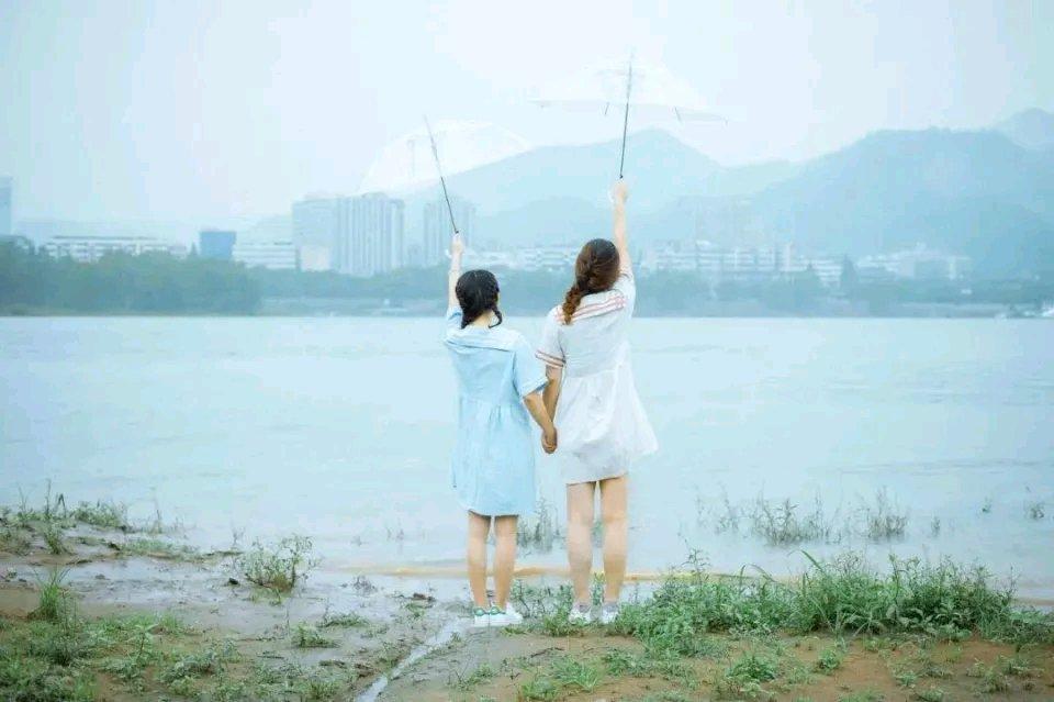 社交里有个扎心真相，话越多，关系散得越快。这不是没道理。网友@阿顾曾跟好友吐露小