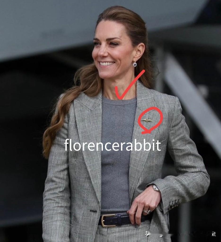 新照片！凯特王妃访问英国皇家空军科宁斯比基地。2023 年凯特成为该基地的皇家名