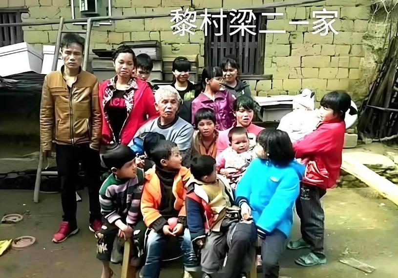 广西第一“猛男”！1994年，49岁的梁二娶了一个比自己小三十岁的女工友陆红兰，