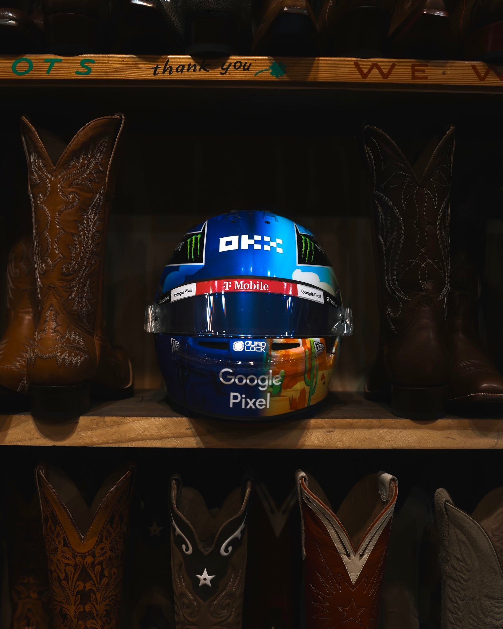 迈凯伦车队车手皮亚斯特里本周F1美国🇺🇸大奖赛特别版赛车头盔！#F1##赛车