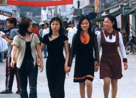 韩国老板奖励我10000元
 
2007年，老板一次性奖励我一万元。放在当年，这