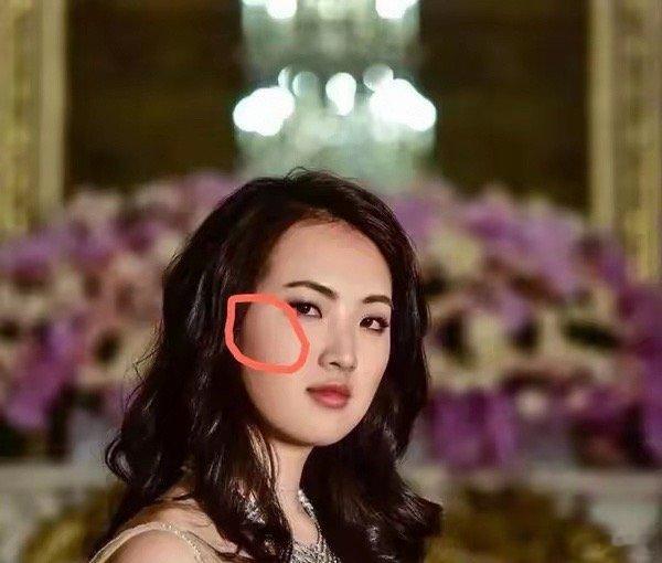 底层奋斗上来的人多数是“技术类人才”反应到面相上就是额头高阔、鼻梁高长。而二代们