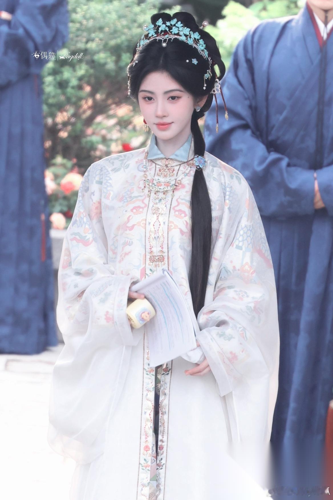 内娱女明星谁的脸最权威？那鞠婧祎肯定属于独一份，网友都在传鞠婧祎整容，但这一说法