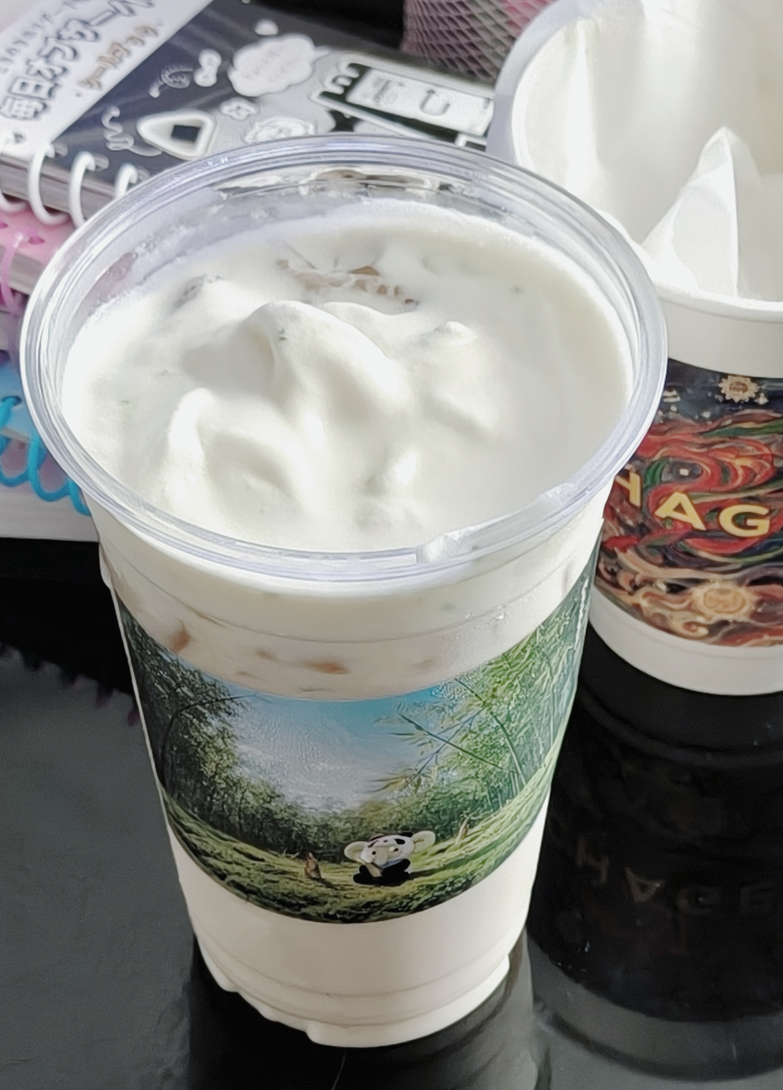 风好大的柠檬奶 和想象中的感觉不一样 还以为是酸甜的结果是纯甜的 