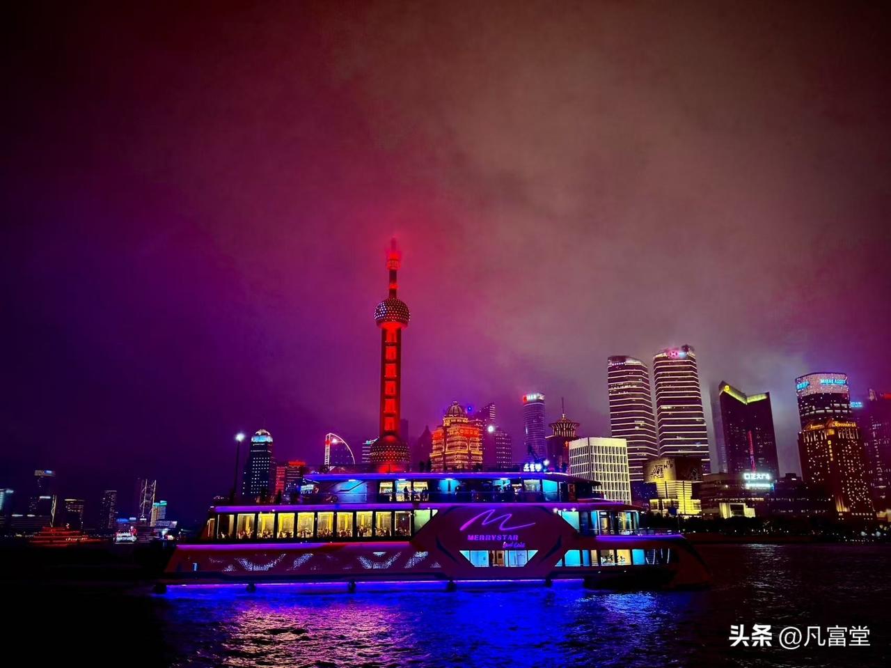 风雨上海滩
        （原创）


一样的风雨
只是没有了血腥
风风雨雨的