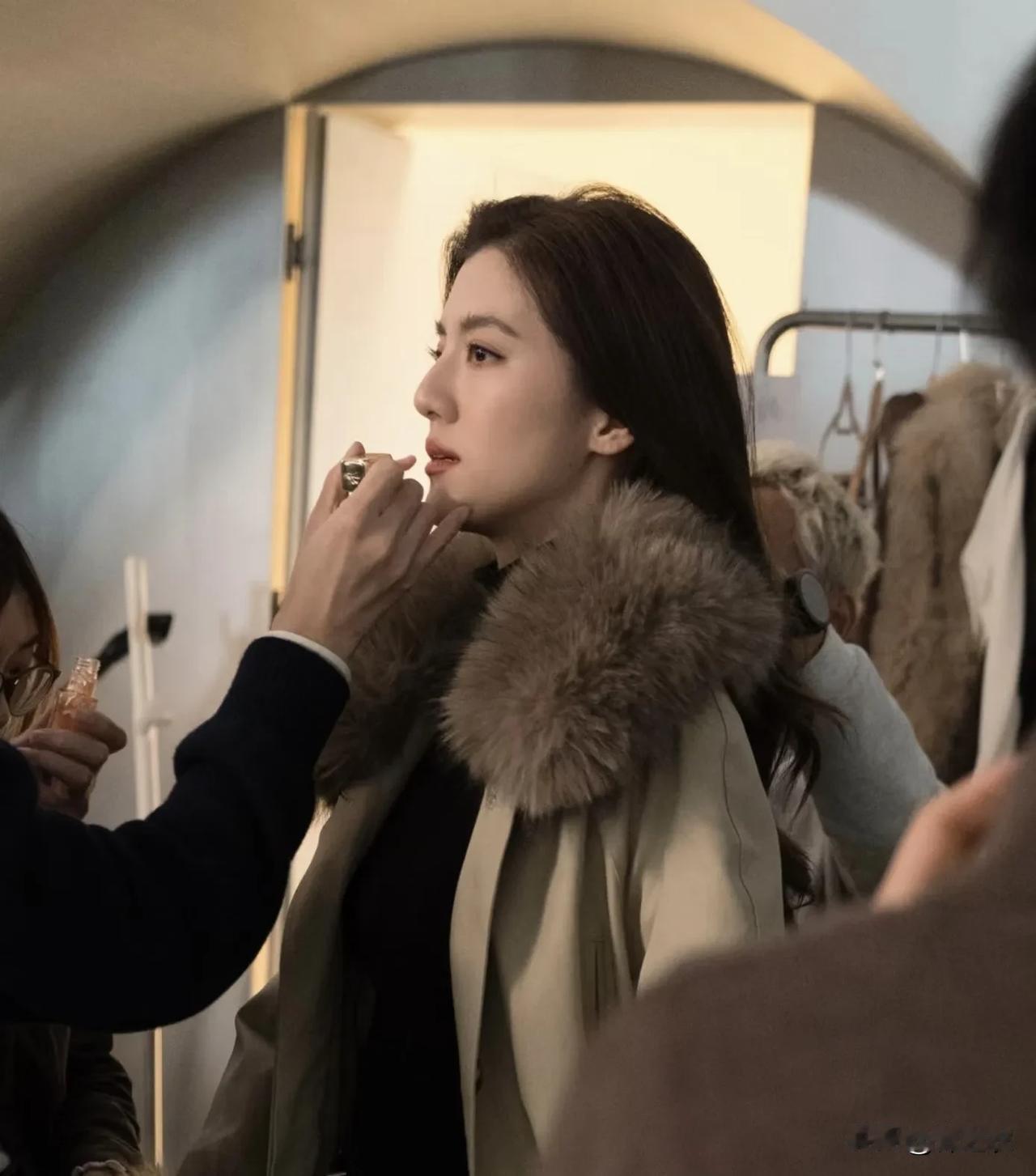 吴千语近日带货，引起了部分粉丝的不满，就像有一个粉丝评论说；千语，我是你的粉丝。