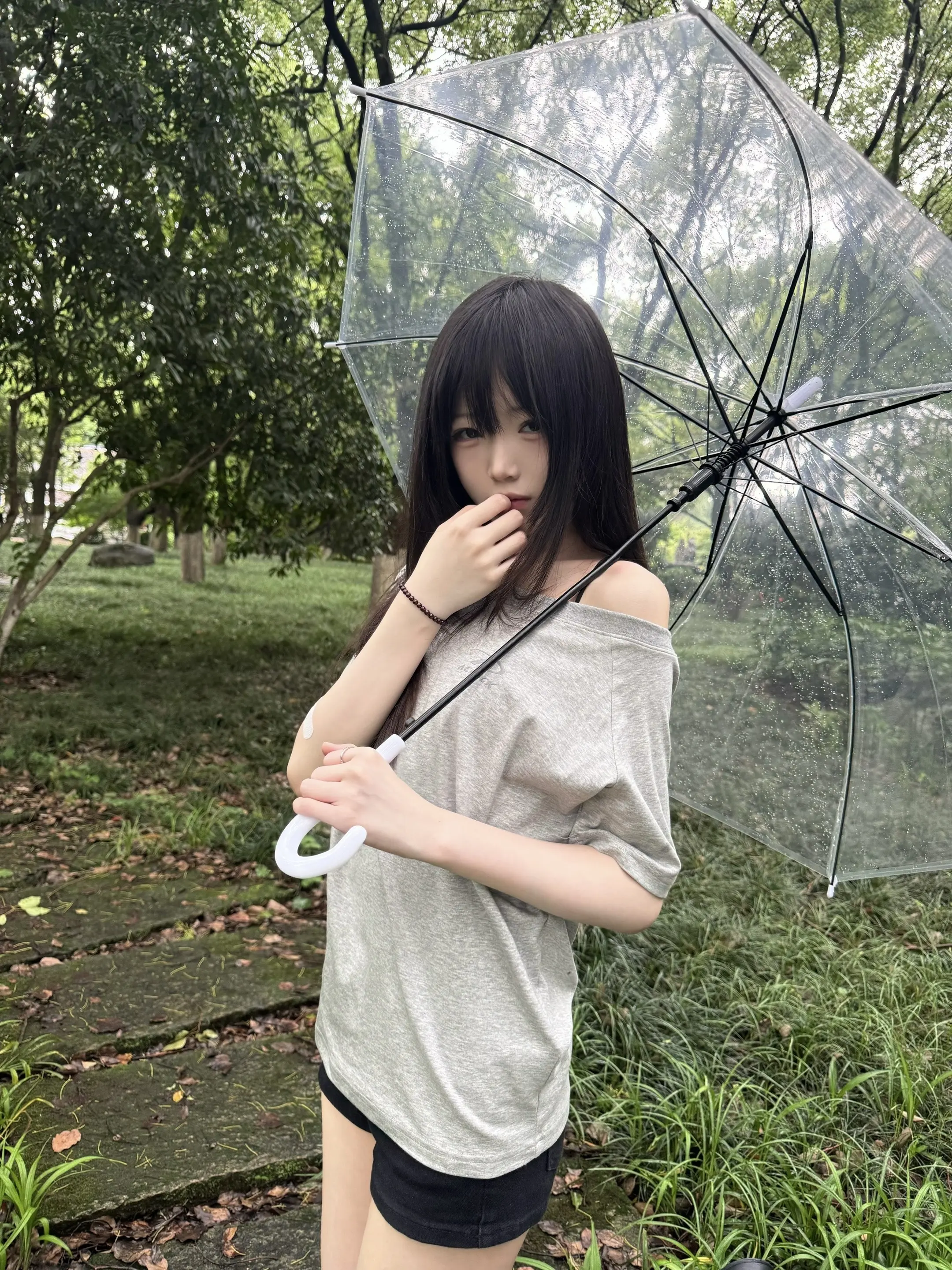 你说爱像雨 雨天昼下 淋湿我和你