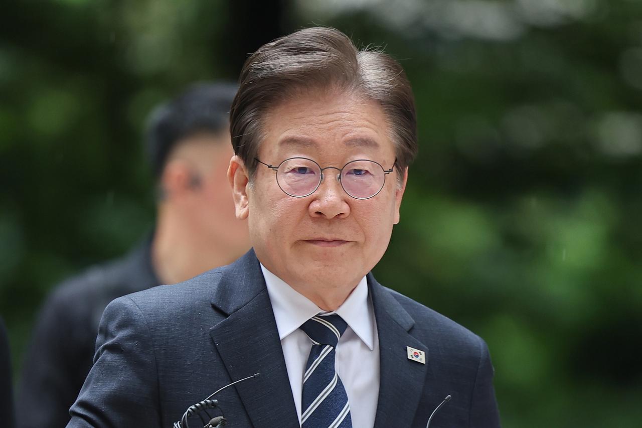 美国批准对韩40亿美元军售，说是保护盟友，其实是条件，韩国这笔钱，花得值吗？
就