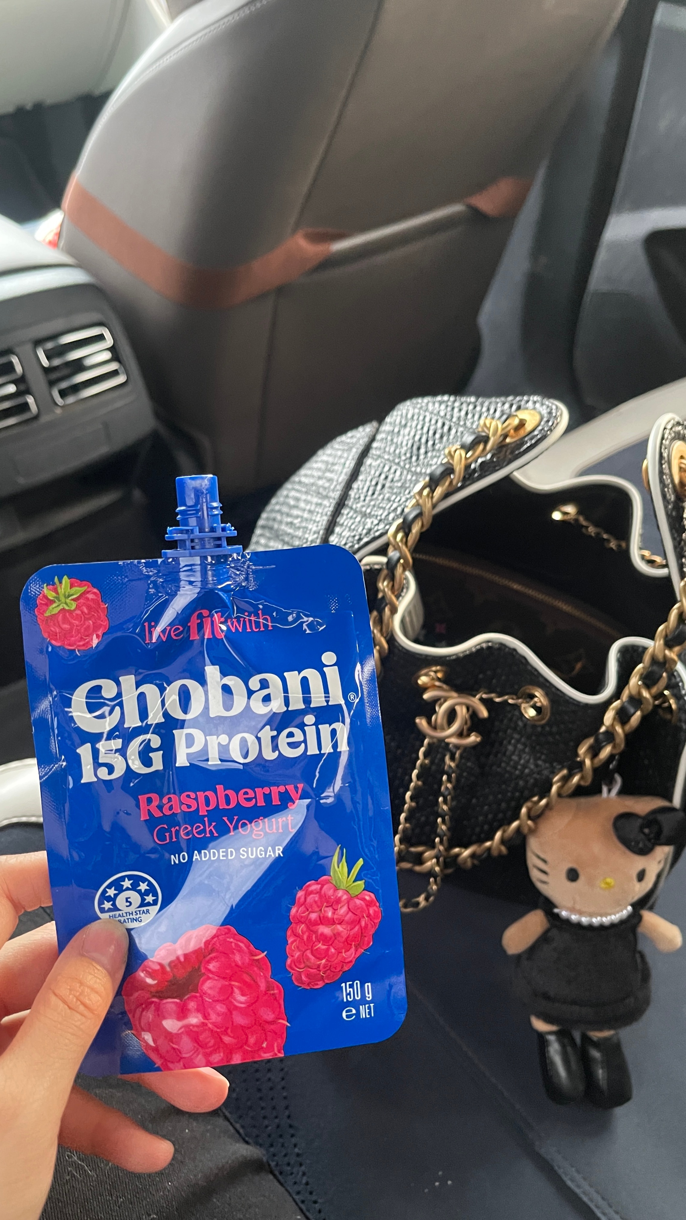 酸奶运动健身 Chobani好喝～健身人士可以代替蛋白粉咯，一袋有15g pro