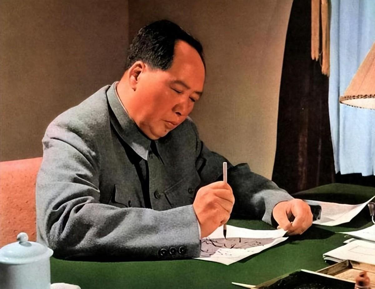 毛主席四次电令粟裕进京，商量抗美援朝，粟裕为何一直不动身

“主席那边第四次来电