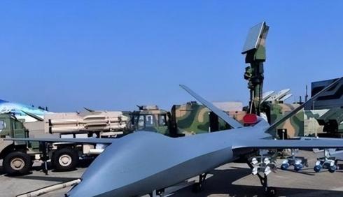 俄专家评价：中国很多武器性能超过美国，但都有一个共同缺点！中国造的新式武器越来越