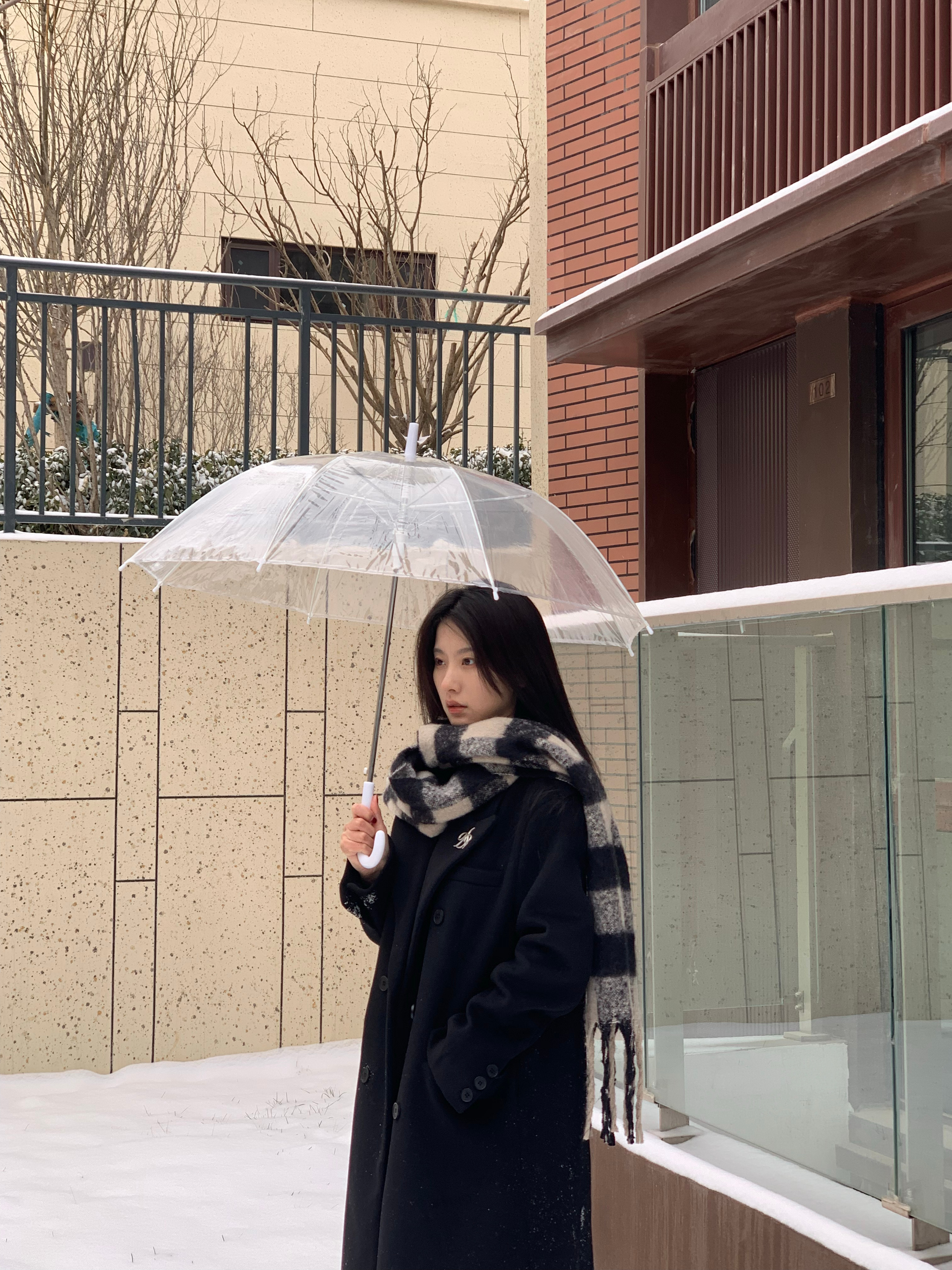 去年初雪 妹妹帮我抓拍的 ​​​