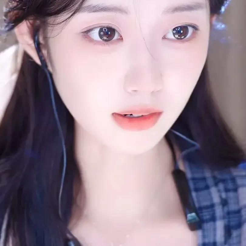 梦幻般的眼睛，仙女般的气质梦幻蓝眼睛少女 梦幻蓝眼少女 小眼睛 美眸 闪亮亮大眼