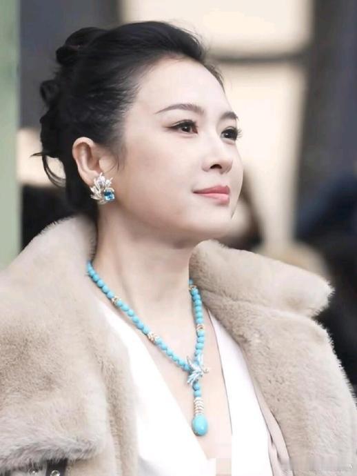 没认出这是章子怡家人们，不知道你们有没有过这样的经历，看到某个明星的照片或者视频