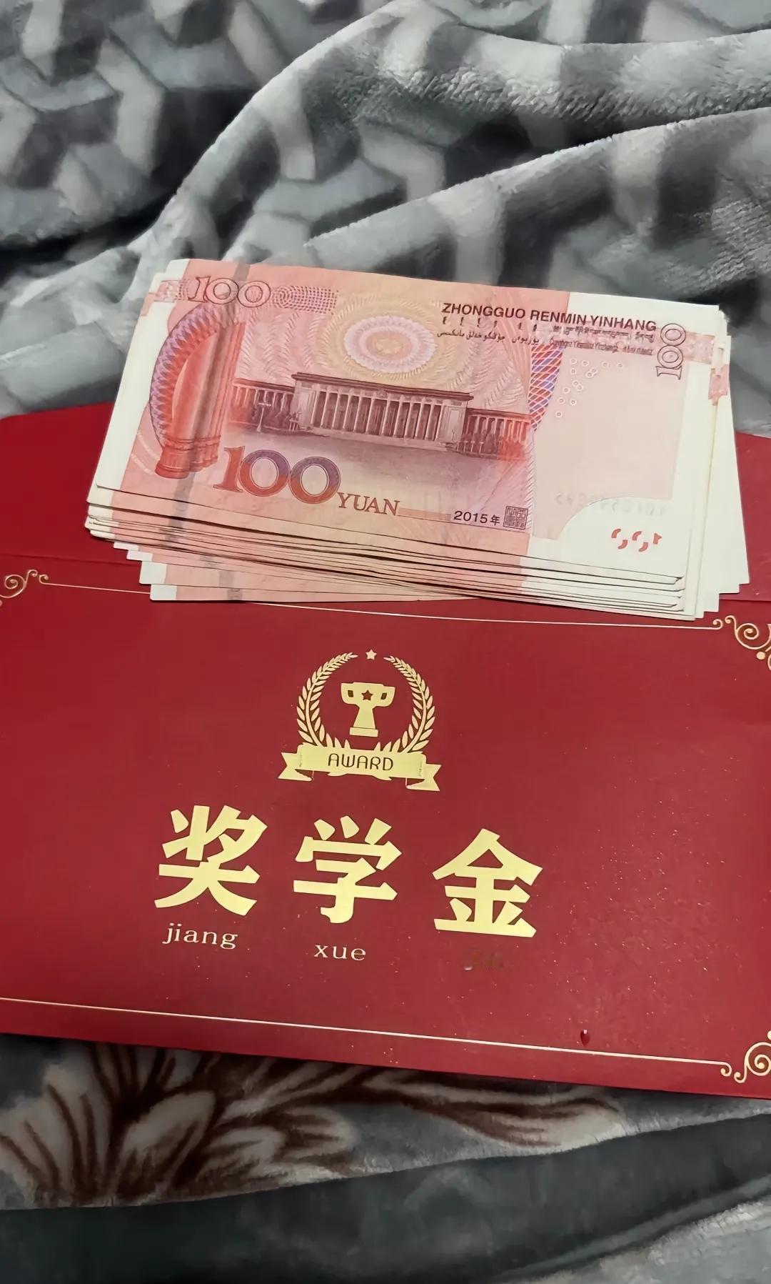 距2026年高考还有206天了，看到这个时间既兴奋又忐忑。


兴奋的是，再接送