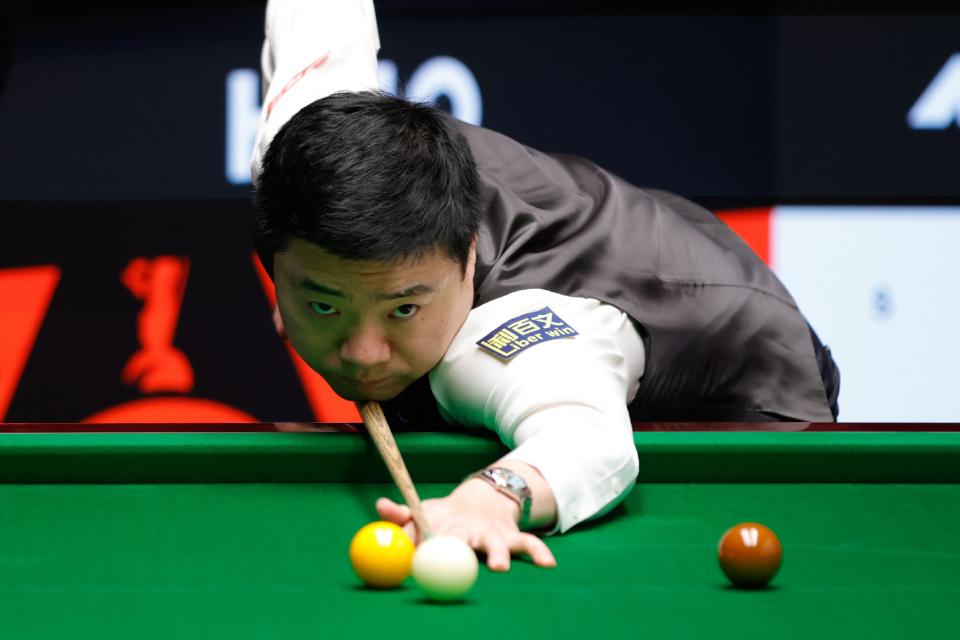 .有钱人的生活不过如此，丁俊晖已经37岁，身家早就达到好几个亿，每年的收入都以千