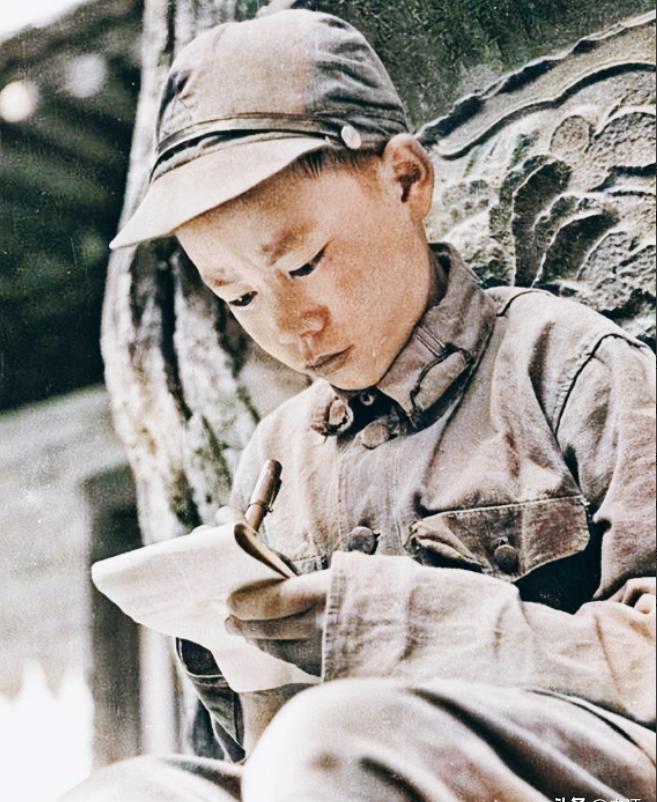 1936年，马家军要枪毙一个12岁的小红军。谁料，小红军说：“你们用大刀砍死我吧