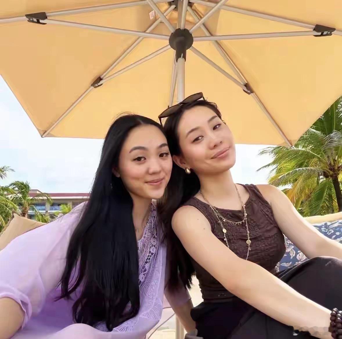 李连杰和利智的两个闺女，大女儿哈佛毕业，二女儿哥伦比亚大学的，都是名校，不知道是