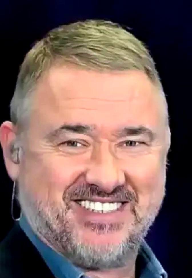 斯诺克皇帝亨得利发话了！
 

这哥们儿直接把赵心童捧上了天，说他是“史上最佳击