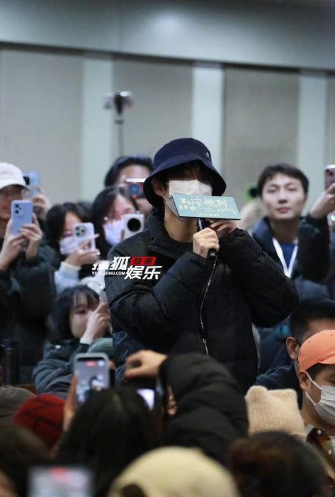 王俊凯 退步啦刘昊然 笑到捶桌！王俊凯这波属于是大胆开麦然后光速害羞，萌晕我了！