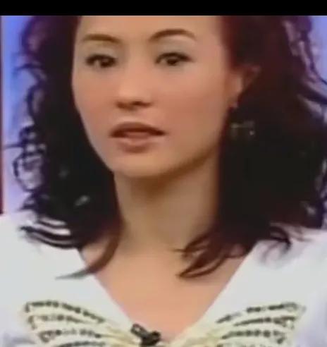 张柏芝的离婚哲学：孩子是底线，日子要发光
 
说起离婚，有人闹得鸡飞狗跳，比如大