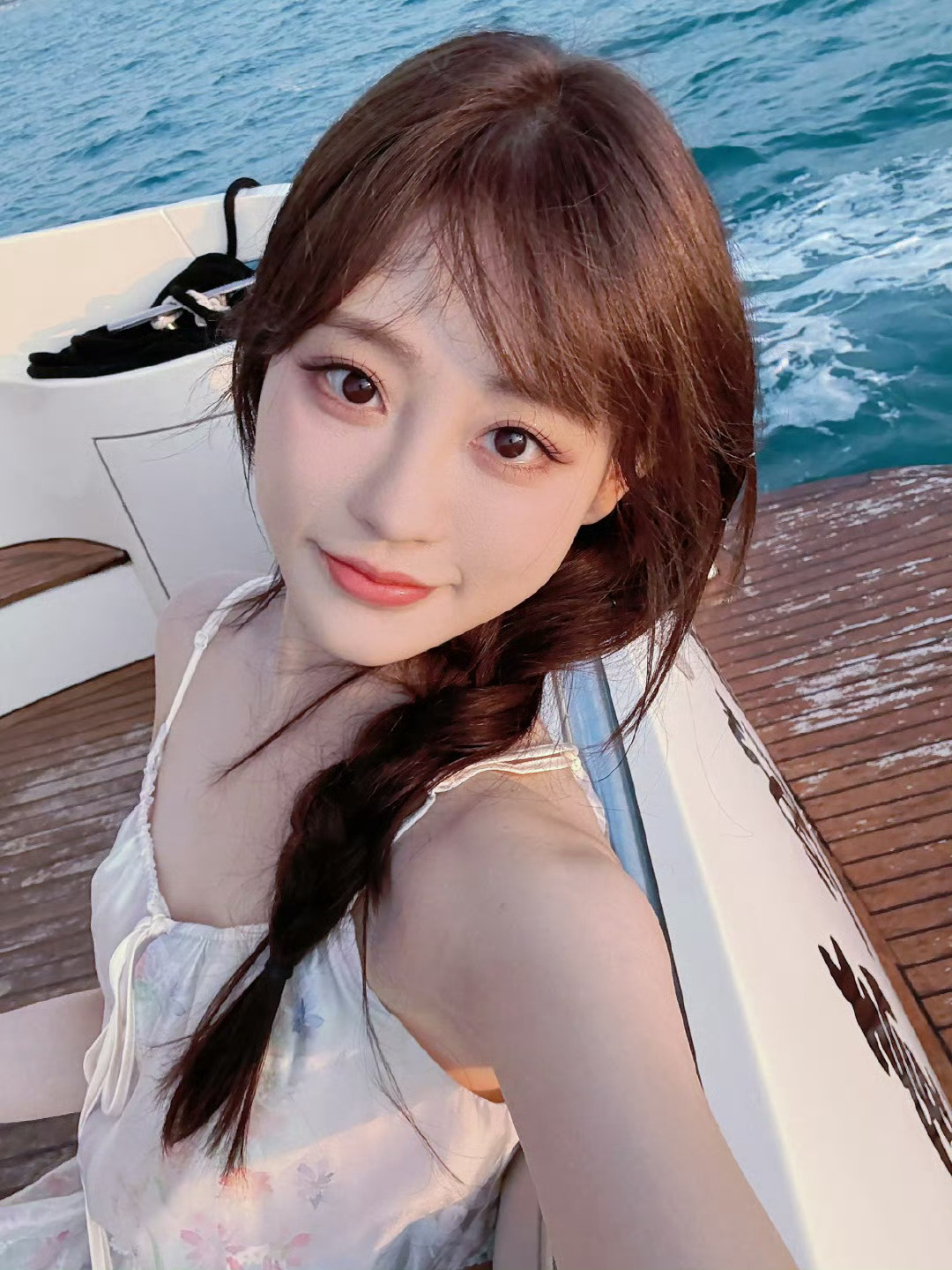 喜欢看海的女孩🐋祝祝祝天天开心 ​​​