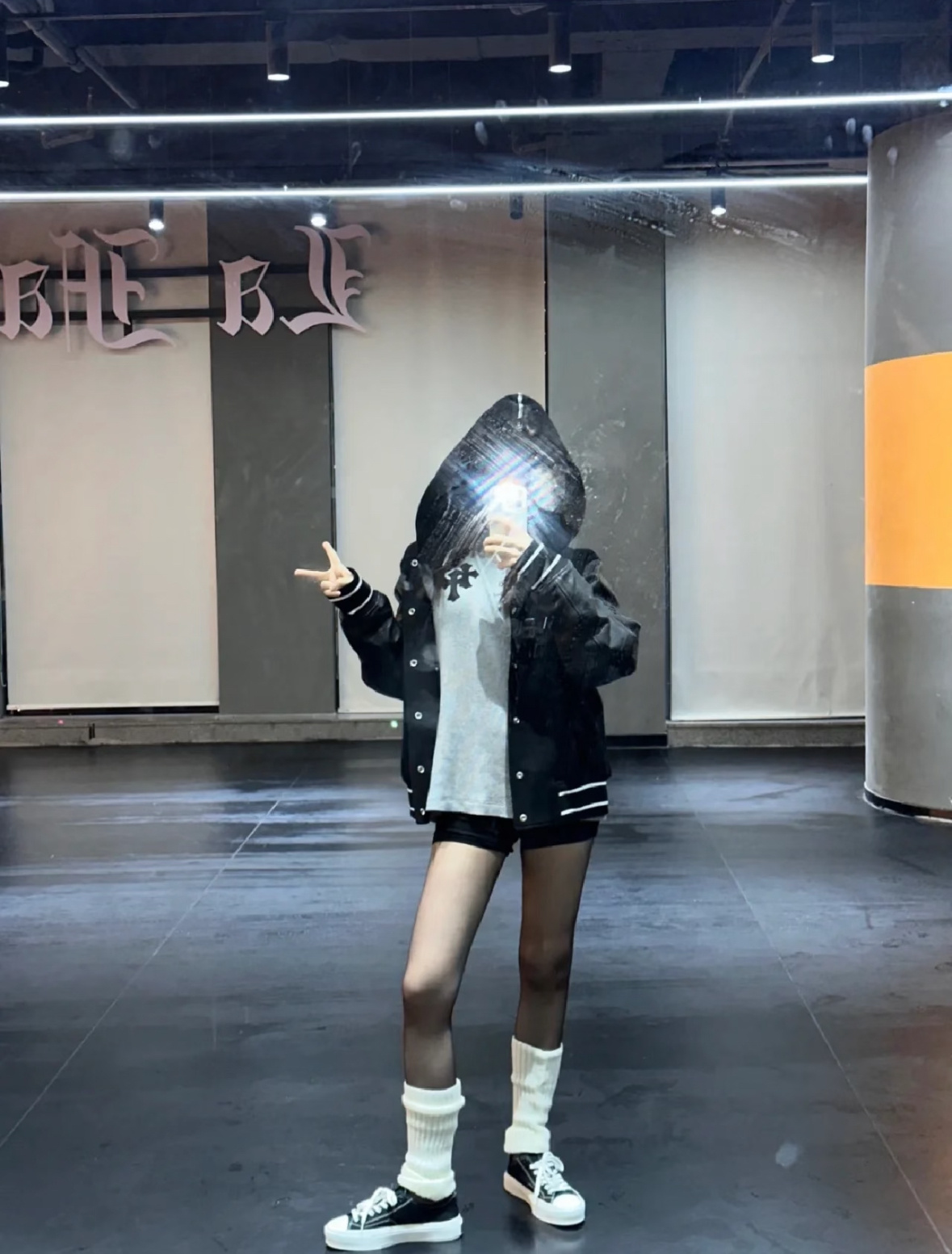 卧槽妈妈穿黑丝绝了虞书欣 ​​​