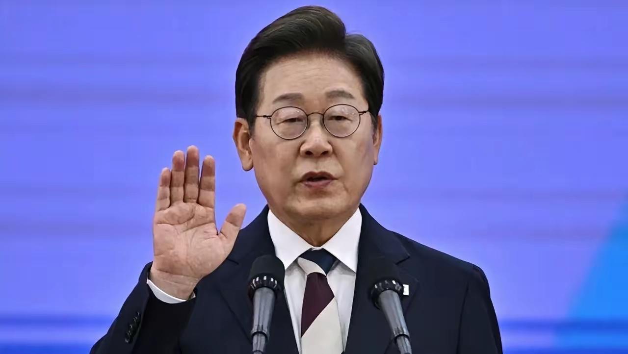 韩联社6月24日刚发的消息，韩国总统李在明专程跑了一趟延坪岛视察，对着中国渔船越