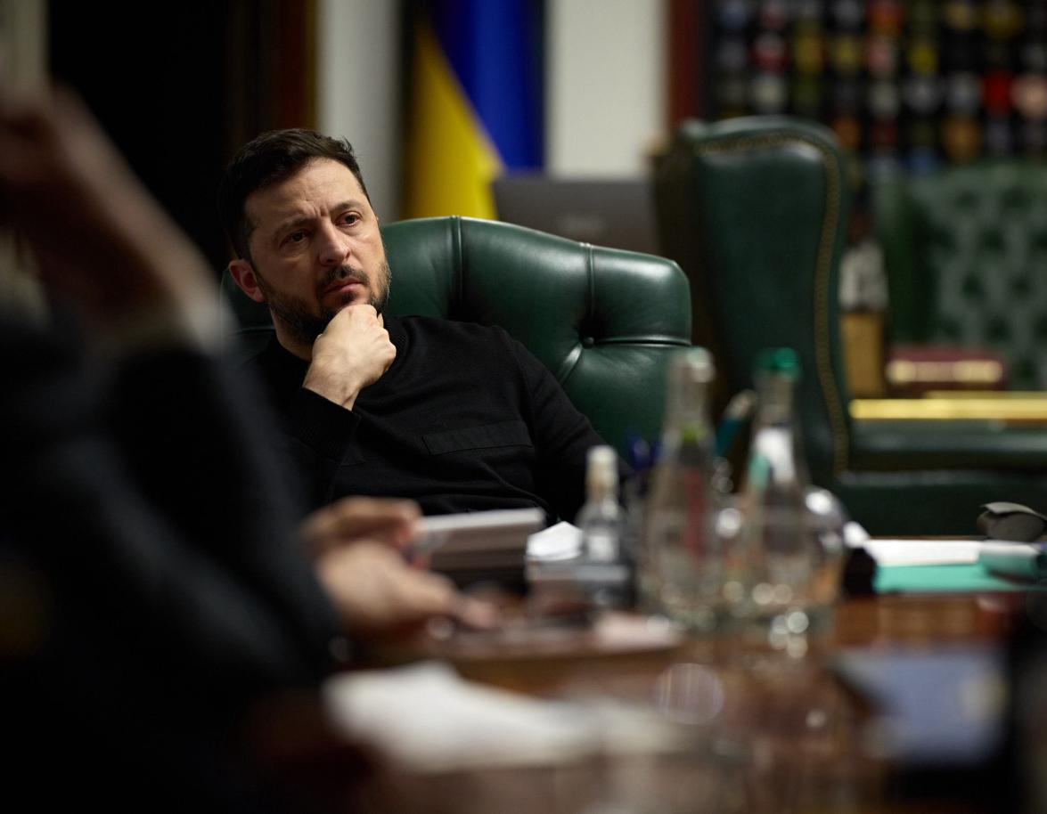 当地时间3月4日，泽连斯基公开表示：由于伊朗战争，所以俄乌和平谈判原计划在本周举