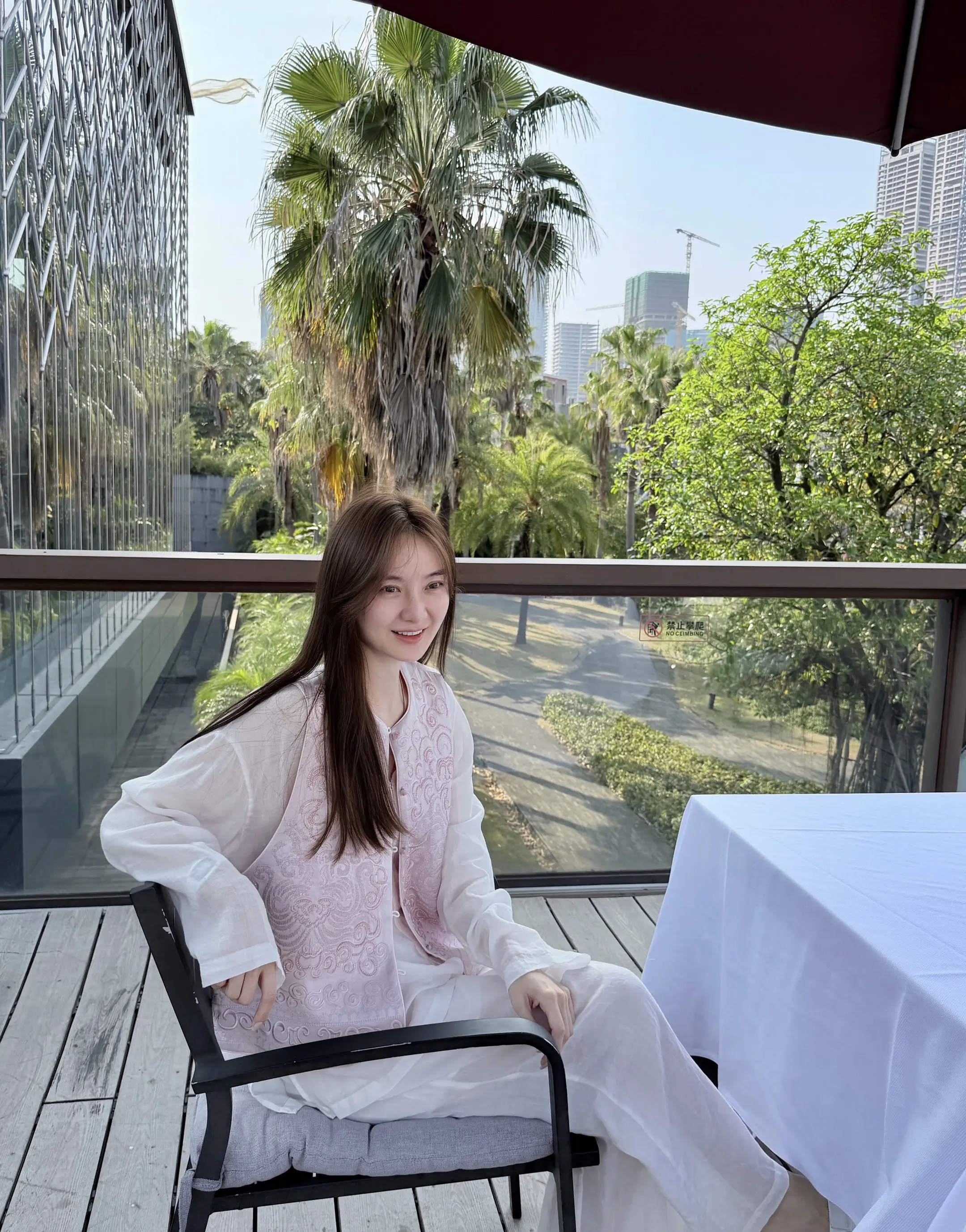 人到三十好几的好处是，你试过了很多角色，单纯天真的少女，任性嚣张的女友...