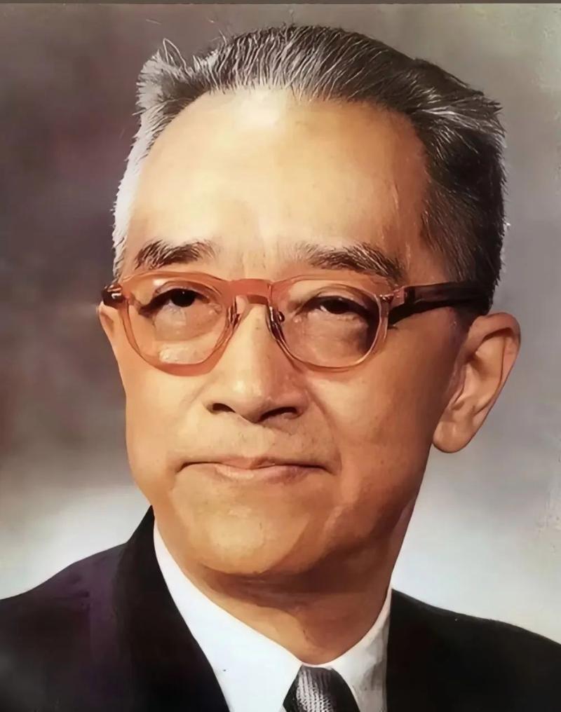 撕下“大师”的标签：当我们重新审视胡适

你有没有在短视频里刷到过这样的画面？一