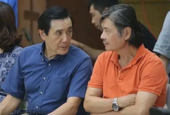 台媒体人周玉蔻今（25日）在脸书发文妄称，萧旭岑落落长为自己辩解的声明，不再自许