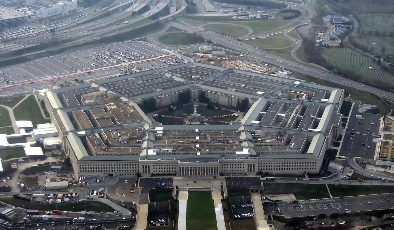 美国助理防长卡德莱克：美国因俄中陷入核威慑危机

美国高层自己都亲口承认，现在的