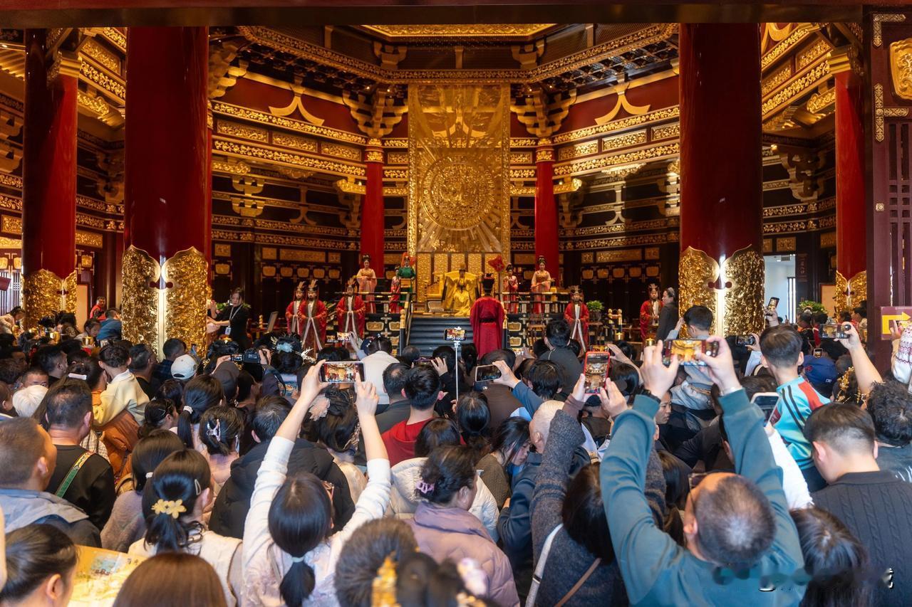 大年初五，隋唐洛阳城 年味持续升级，游人如织！
