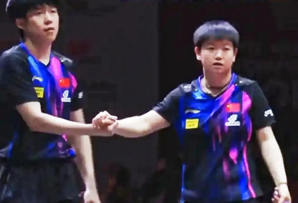 王楚钦/孙颖莎3-1击败吉村真晴/大藤沙月，收获世乒赛三连冠！
 
 
北京时间