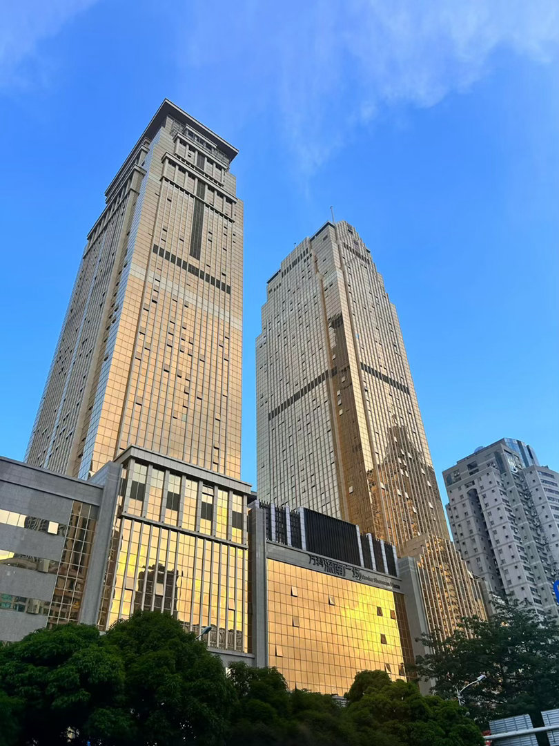 山高水长，怕什么来不及，慌什么到不了，天顺其然，地顺其性，人顺其变，一切都是刚刚
