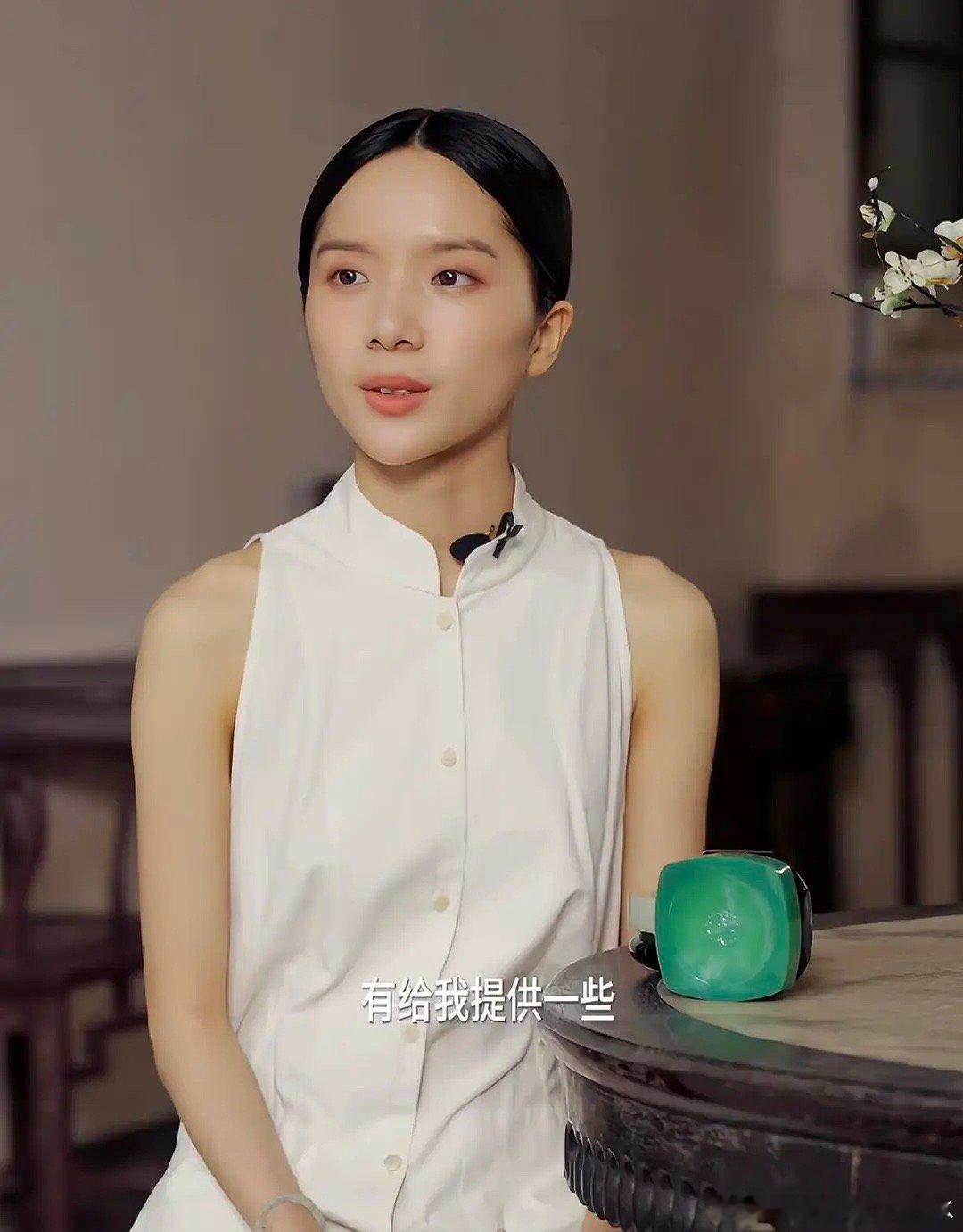 李思潼百雀羚广告这发型很难评，长相也很路人