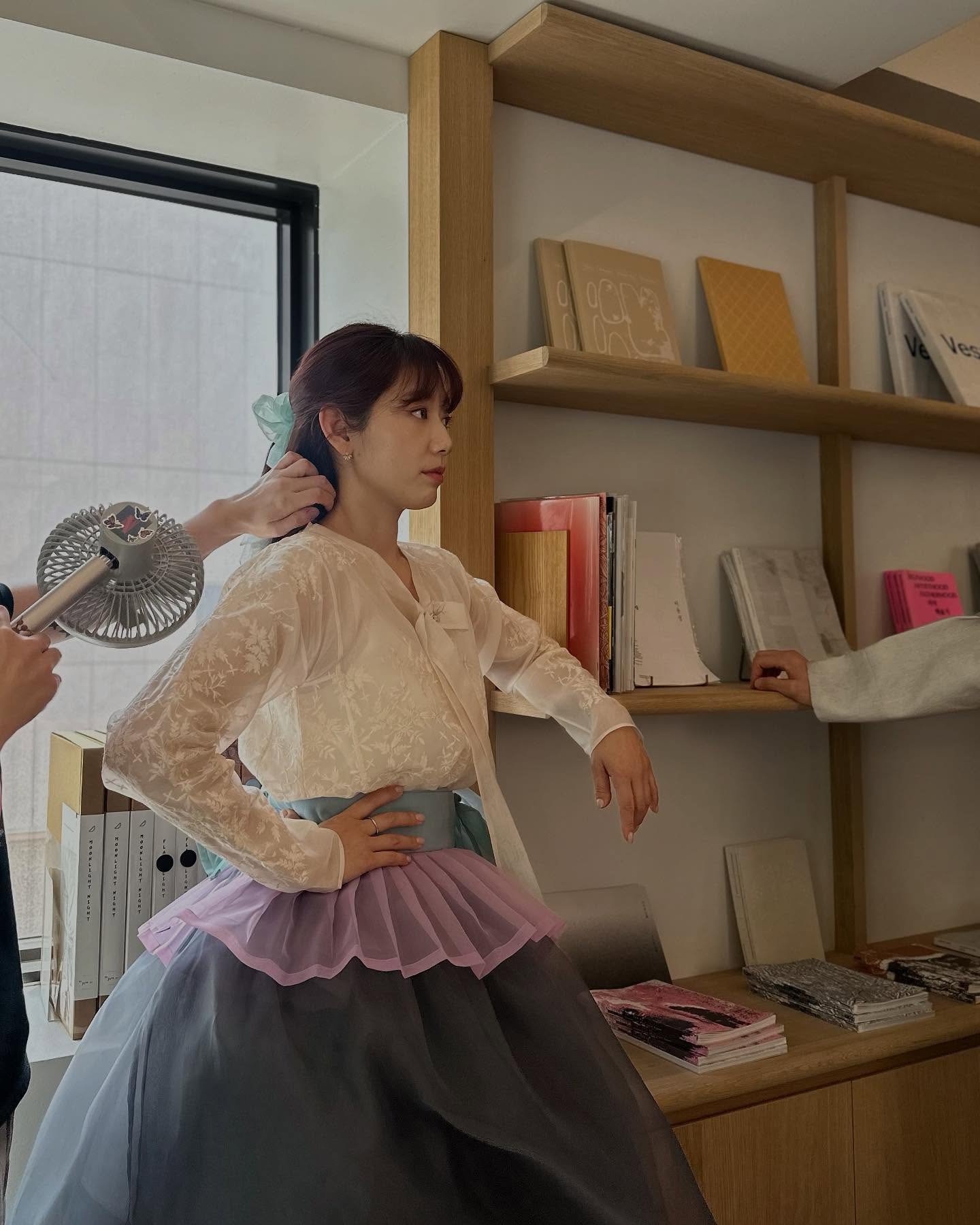 朴信惠[超话] ✨来自地狱的法官 251007 相关更新一则迟来的中秋问候，顺便