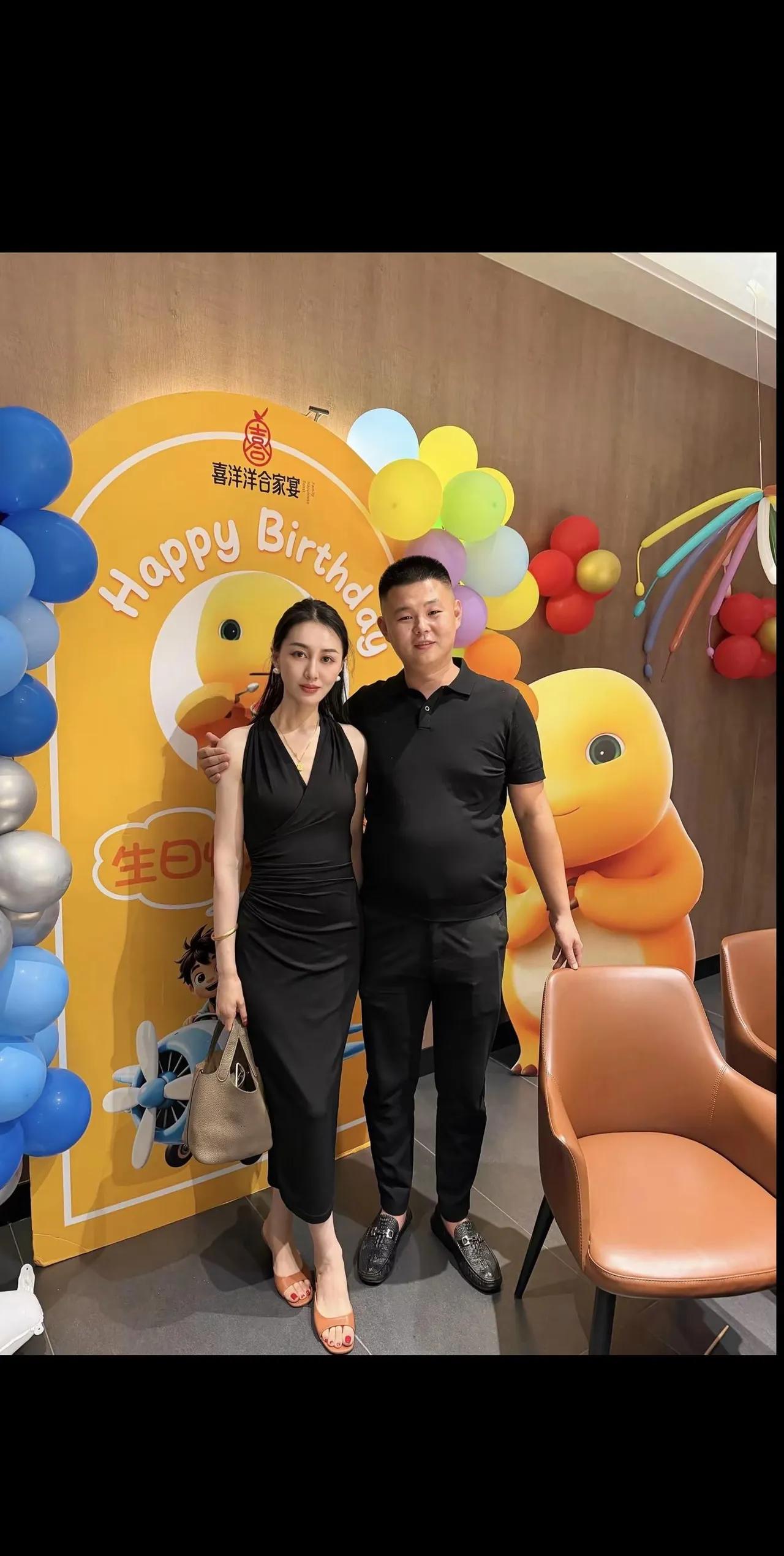 不得不说实话，一点夫妻相也没有[捂脸]