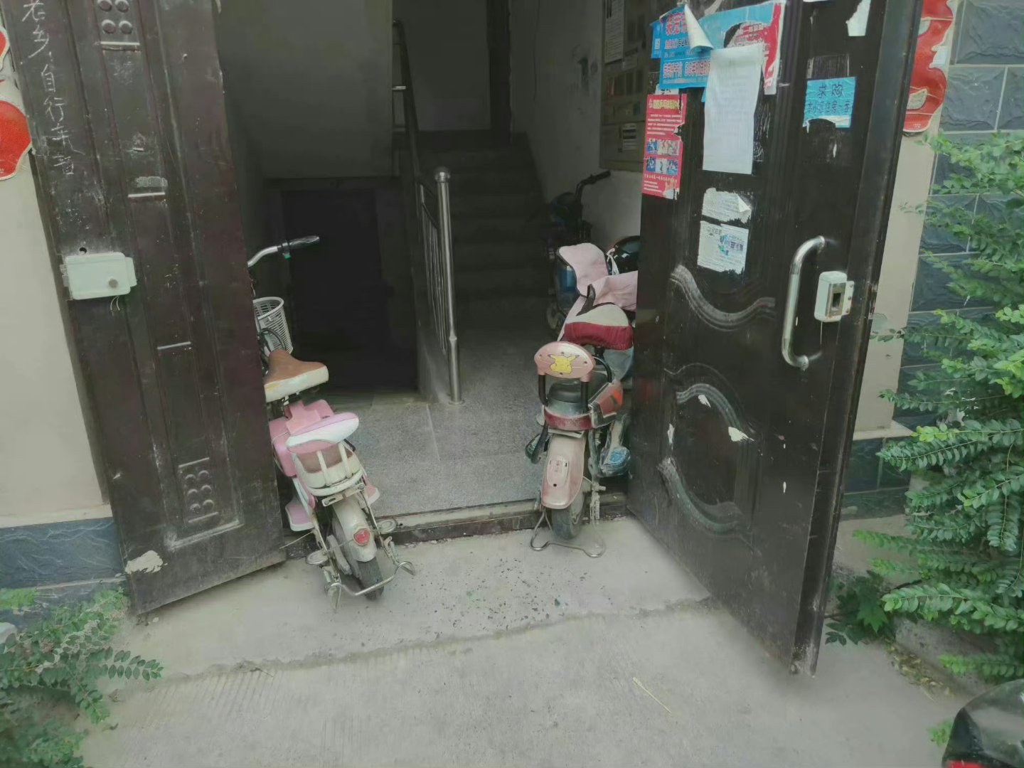 1年超200个小区遭物业撤场 每次有物业相关的话题，我都会把我们小区的物业给放上