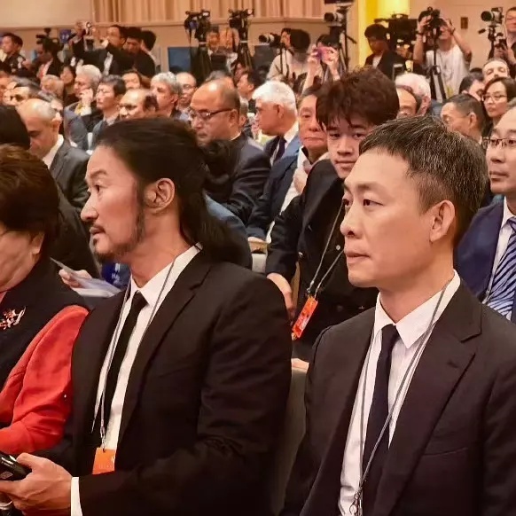 吴京 张译 潘展乐 王一博 宋佳这里面五个人都有泥塑粉[收到] ​​​