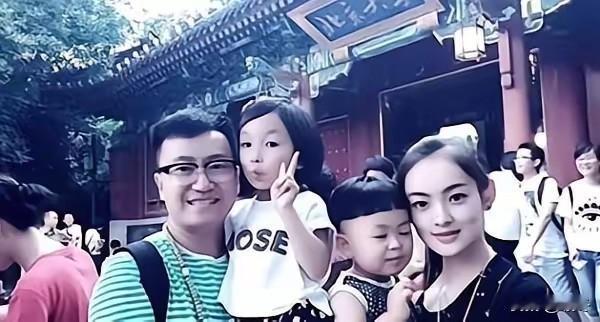 一场致命地震。
成全了一段跨越23岁的缘分。
 
2008年，河南22岁女孩沙鸥
