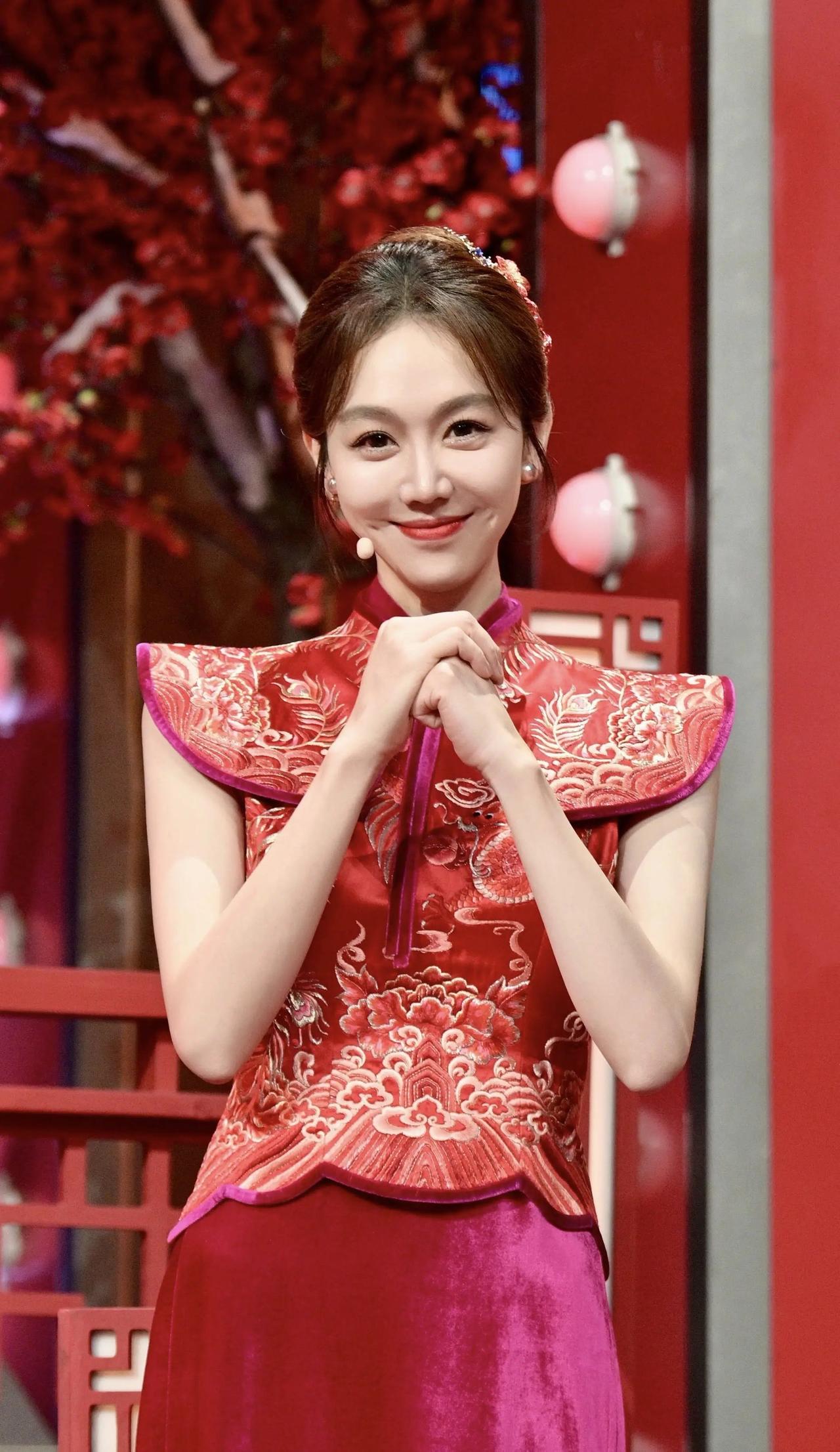 姜妍的老公据说是北京某银行副行长，两人于2020年经宋丹丹介绍闪婚，并未公开喜讯