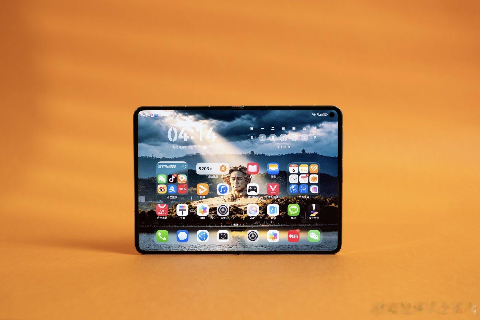 最近看了iPhone Duo真机上手，说实话，当个新鲜玩具体验下没问题，但想拿来