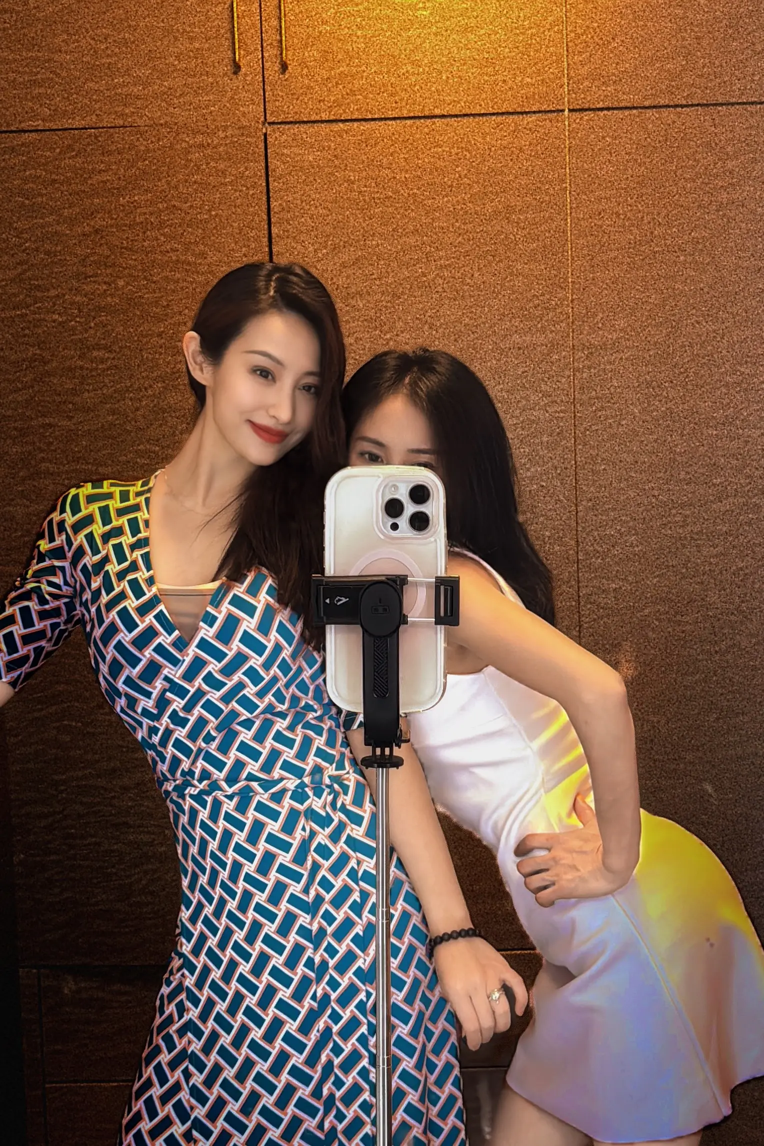 姐妹儿👭握紧方向盘，走好当下路。