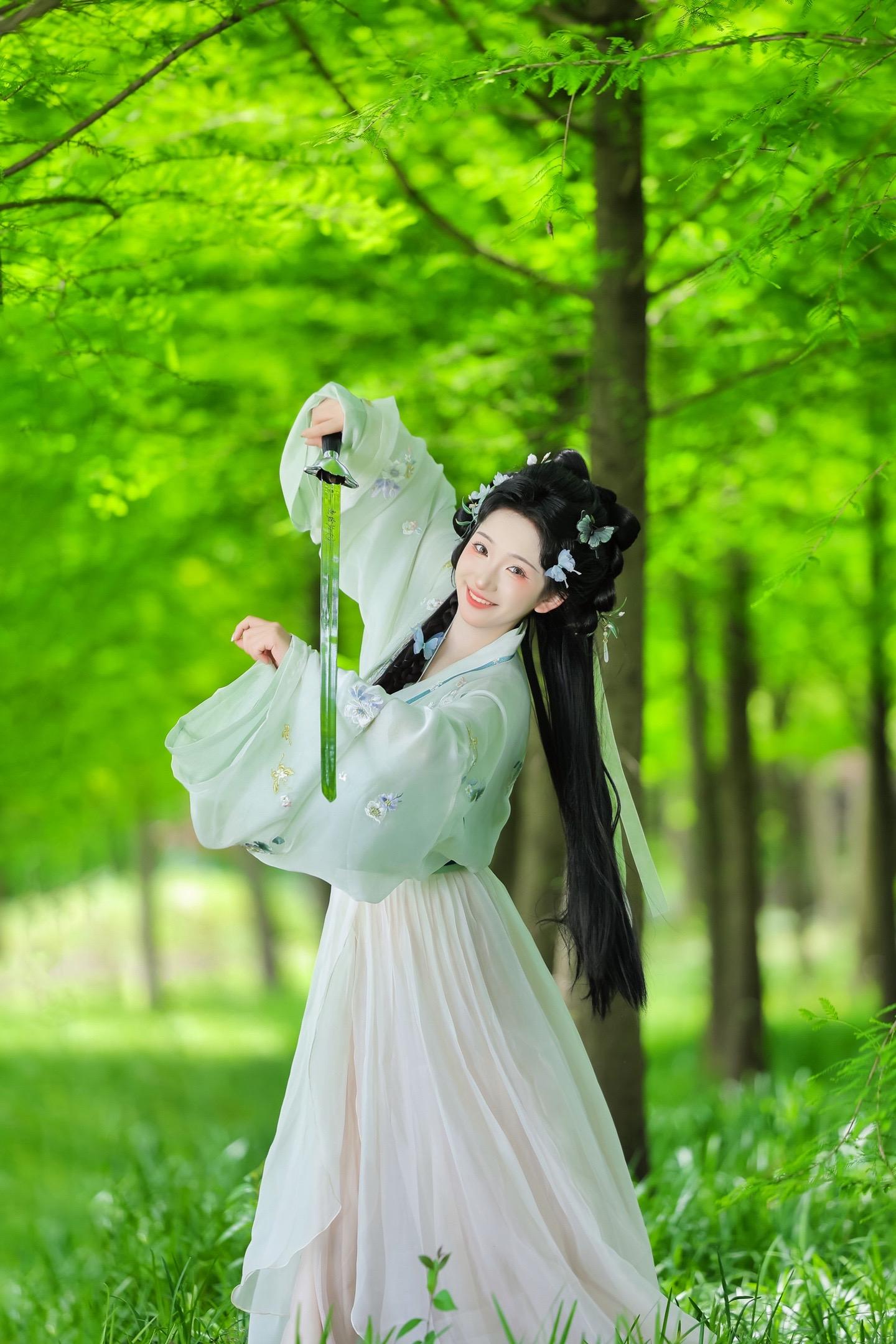“师父，我要下山去玩啦”