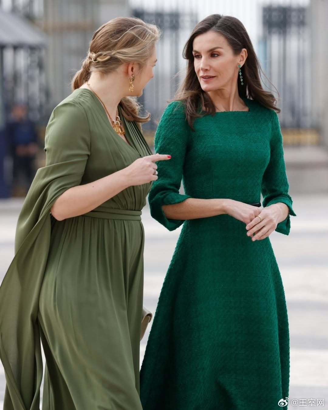 西班牙王室卢森堡王室🇪🇸🇱🇺 3月5日，莱蒂齐亚王后和斯蒂芬妮大公夫人，