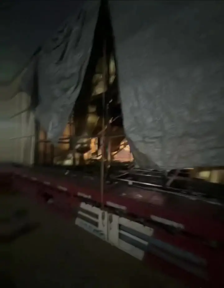 解的🦁已到烟台 邓紫棋烟台