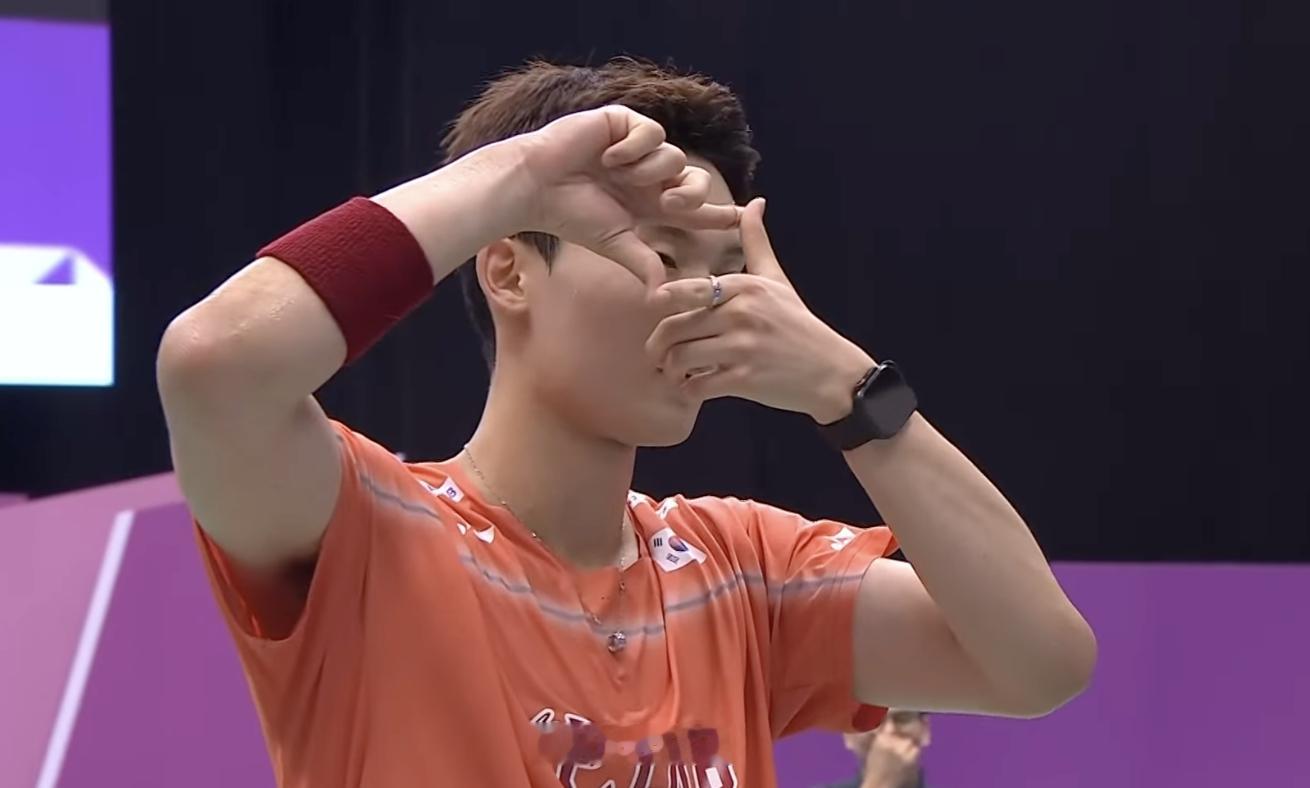 🔥俞泰彬两连胜林俊易首进300赛男单决赛！俞泰彬🇰🇷 21-19、21-1