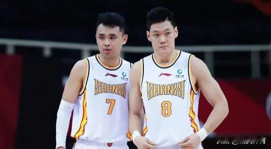 CBA最“憋屈”的双子星: 张宁&原帅

在今晚对阵卫冕冠军辽宁男篮的比赛中，张